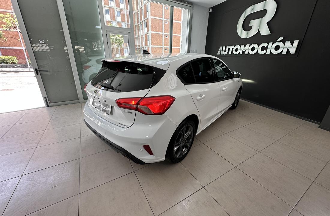 Ford Focus 04