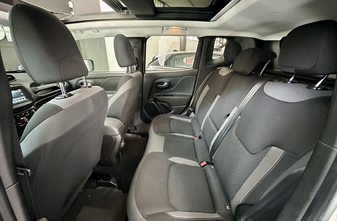 Jeep Renegade 11