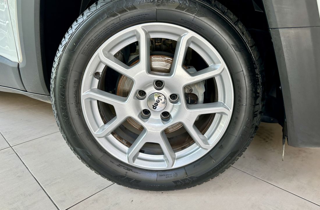 Jeep Renegade 08