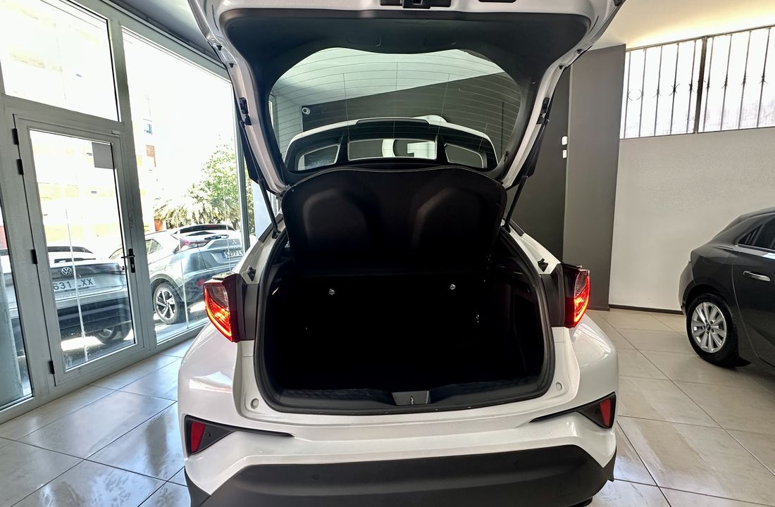 Toyota C-HR 8