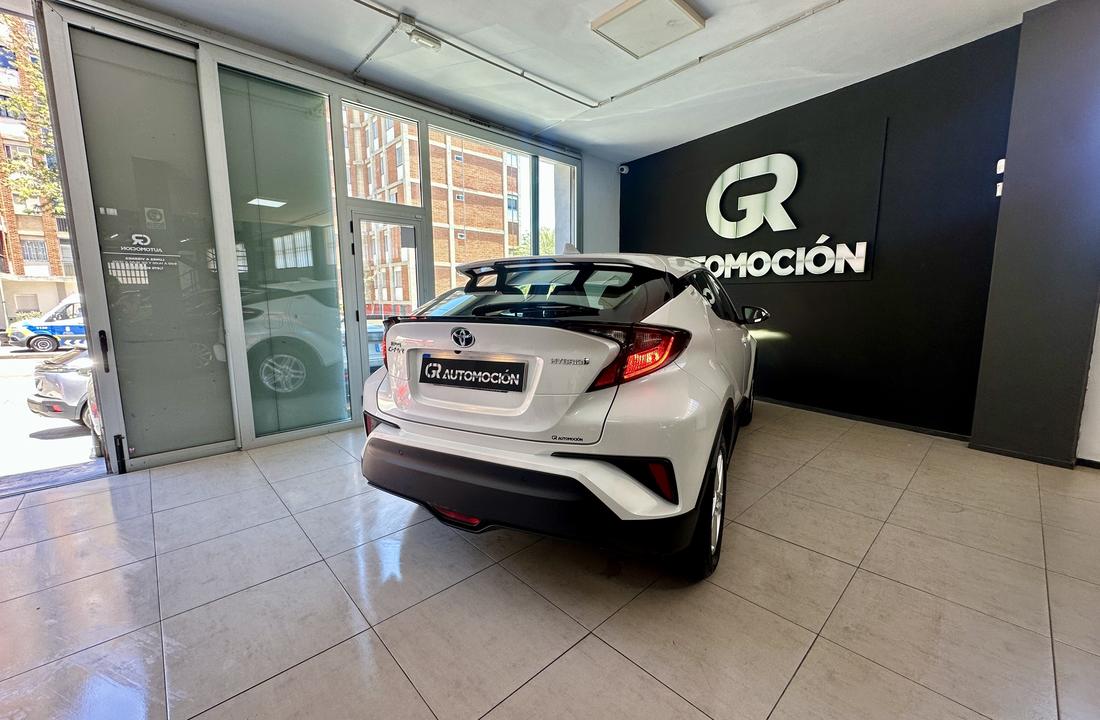 Toyota C-HR 6