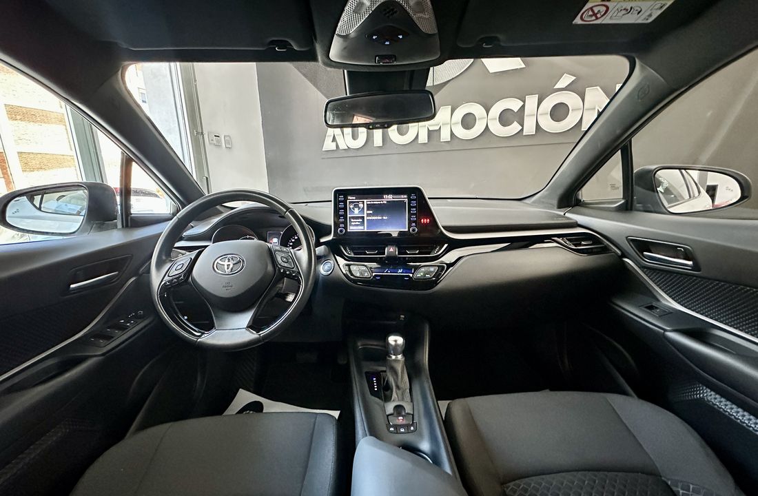 Toyota C-HR 13