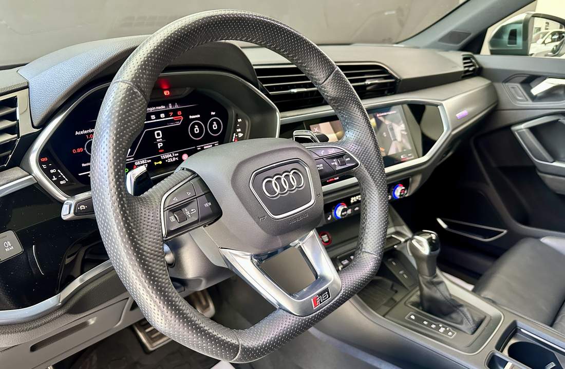 Audi Q3 20
