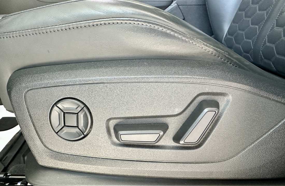 Audi Q3 24