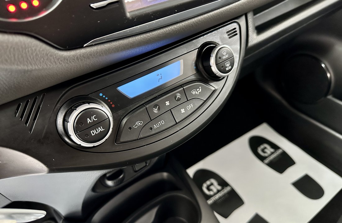 Toyota Yaris 15