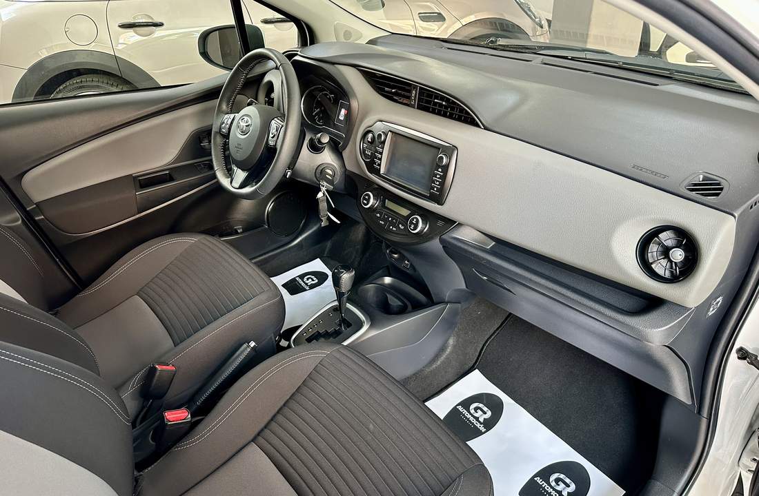 Toyota Yaris 17