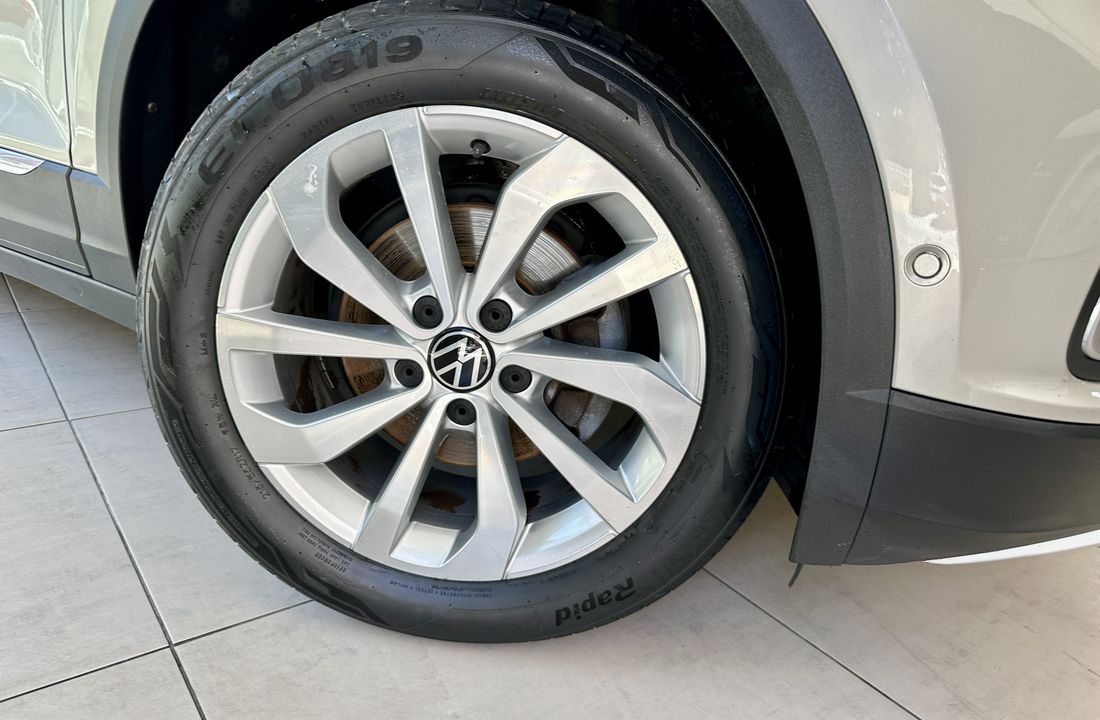Volkswagen T-Roc 11