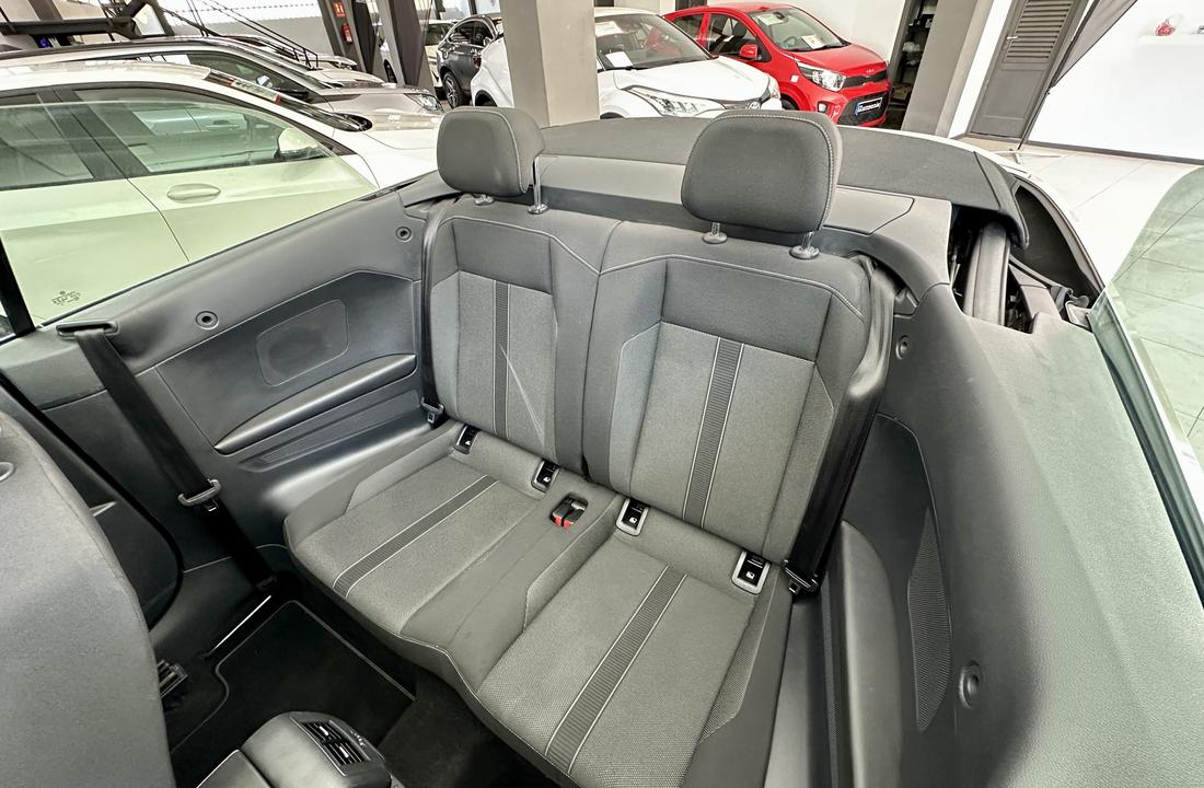 Volkswagen T-Roc 12